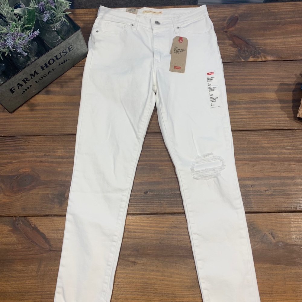 Levi jeans